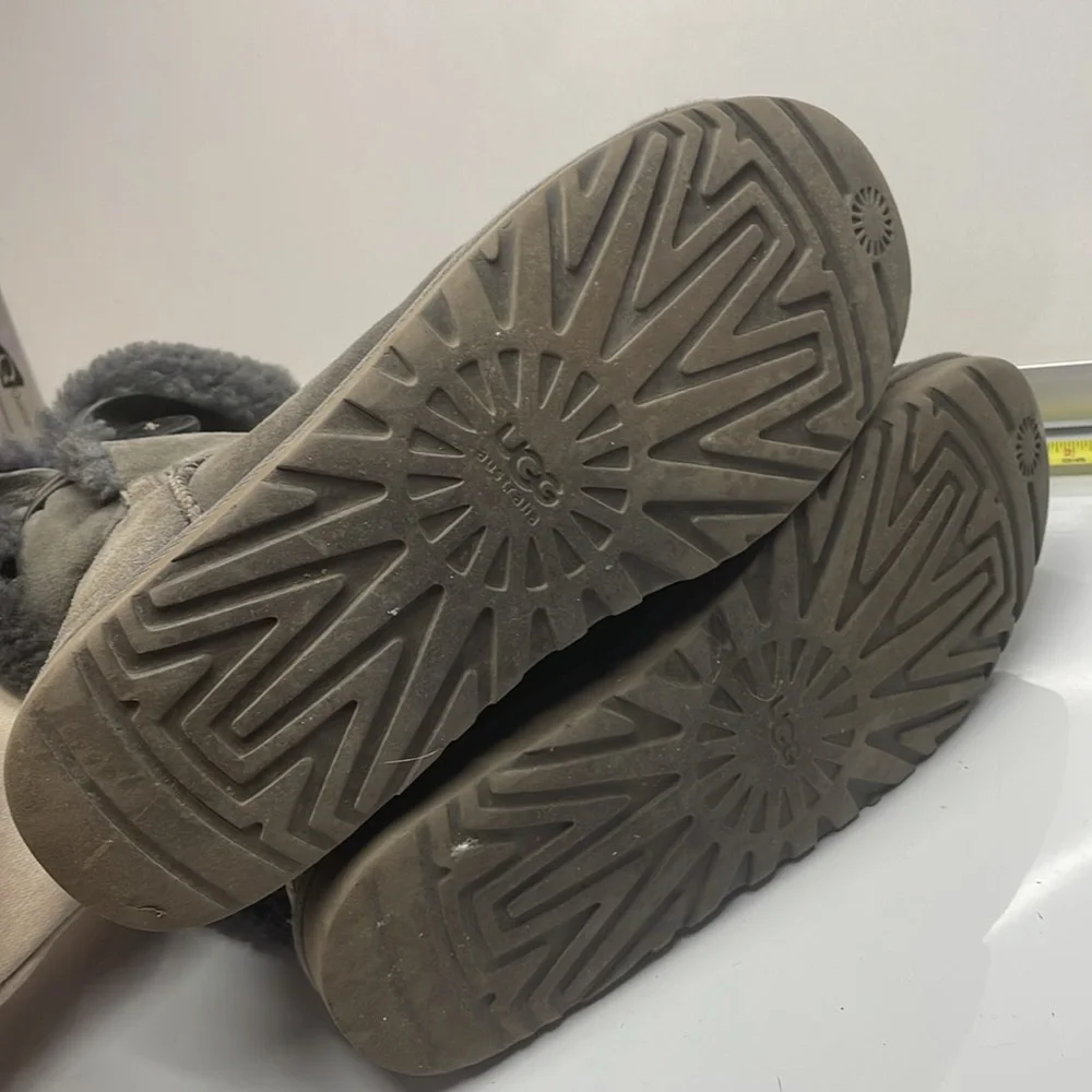 Ugg Australia Bailey button Grey Sheepskin Boots